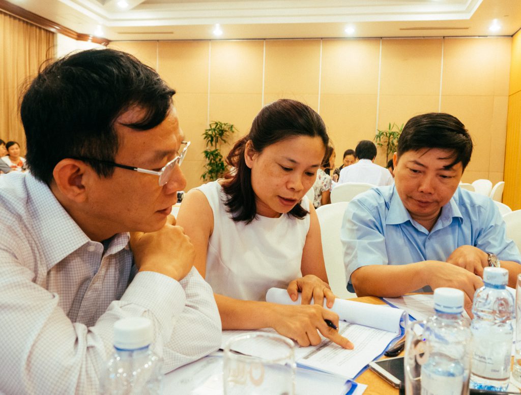 Doctors, pharmacists and microbiologists from across Vietnam debate the quality standards